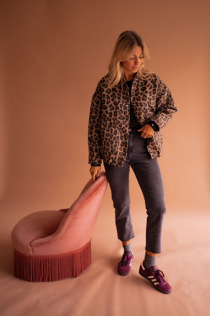Women's bomber jacket with leopard pattern – trendy transitional jacket