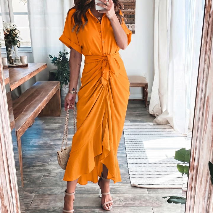 Robe midi pour femmes en coton avec coupe ajustée et patte de boutonnage