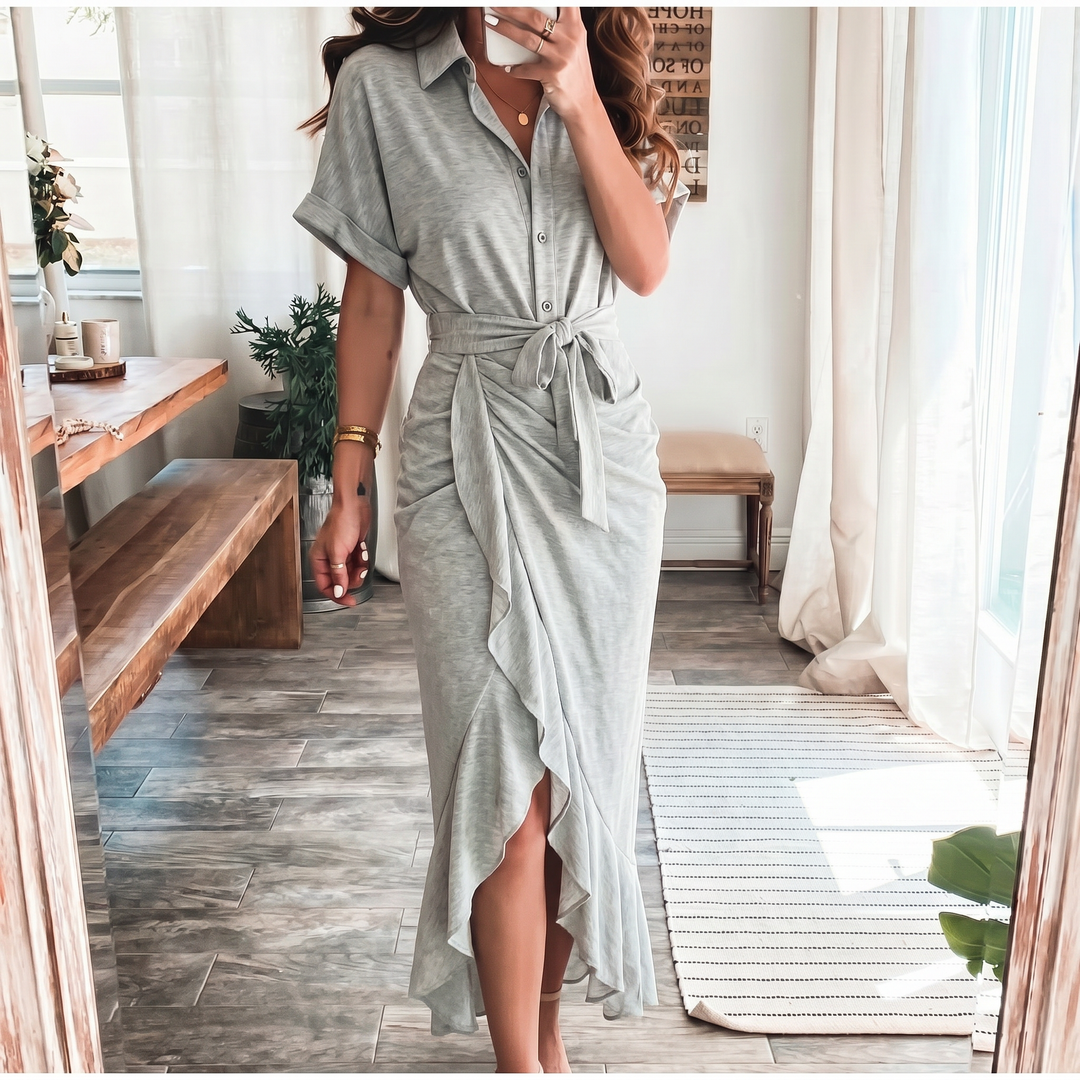 Robe midi pour femmes en coton avec coupe ajustée et patte de boutonnage
