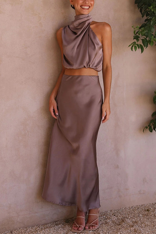 Women's two-piece set made of satin – Elegant co-ord set with blouse and pants