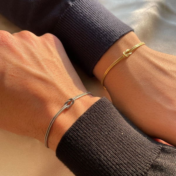 Minimalist Vegan Leather Knot Bracelet – Sustainable Fashion Jewelry Gift