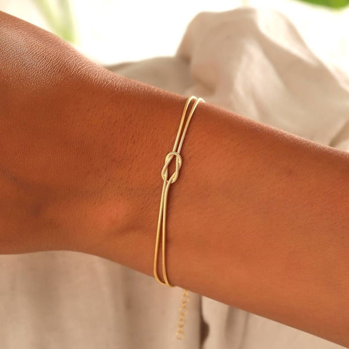 Minimalist Vegan Leather Knot Bracelet – Sustainable Fashion Jewelry Gift