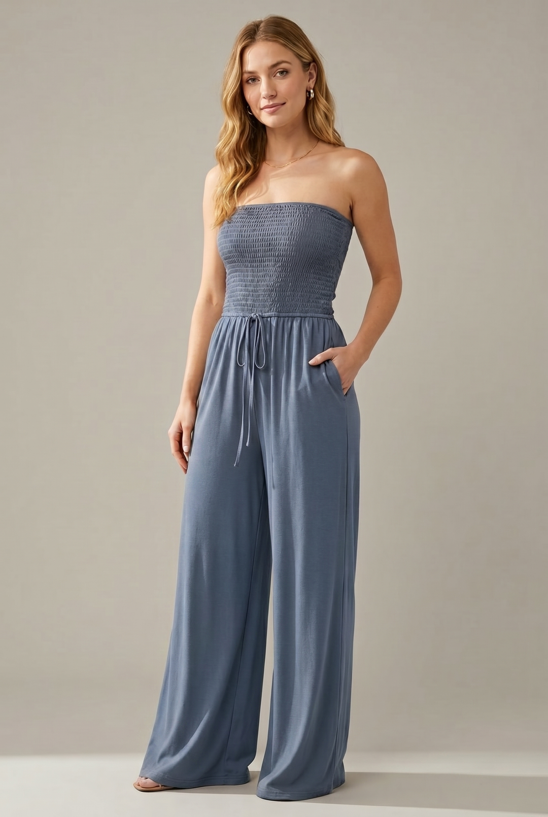 Schulterfreier Smock-Jumpsuit – Blau