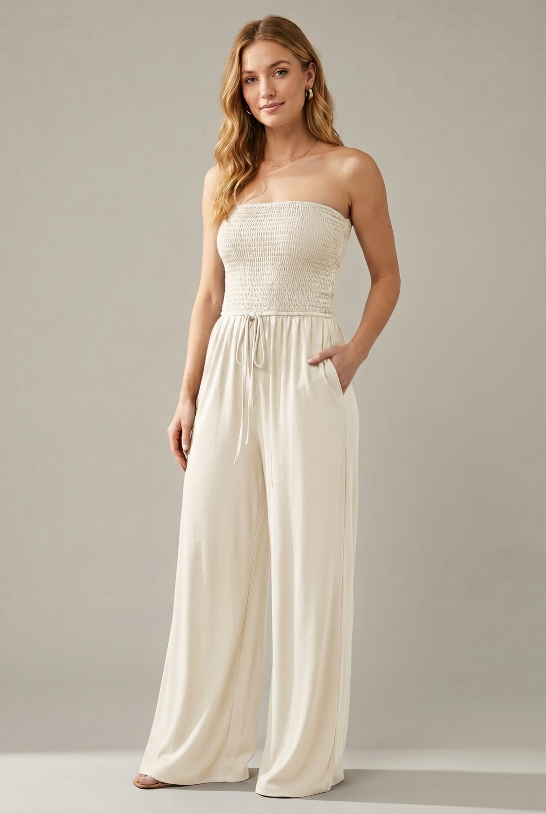 Schulterfreier Smock-Jumpsuit – Weiß