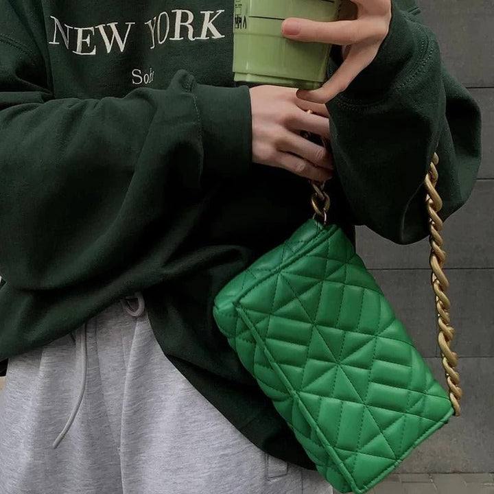 Sac à bandoulière pour femmes en cuir vegan – Avec chaîne dorée et design élégant